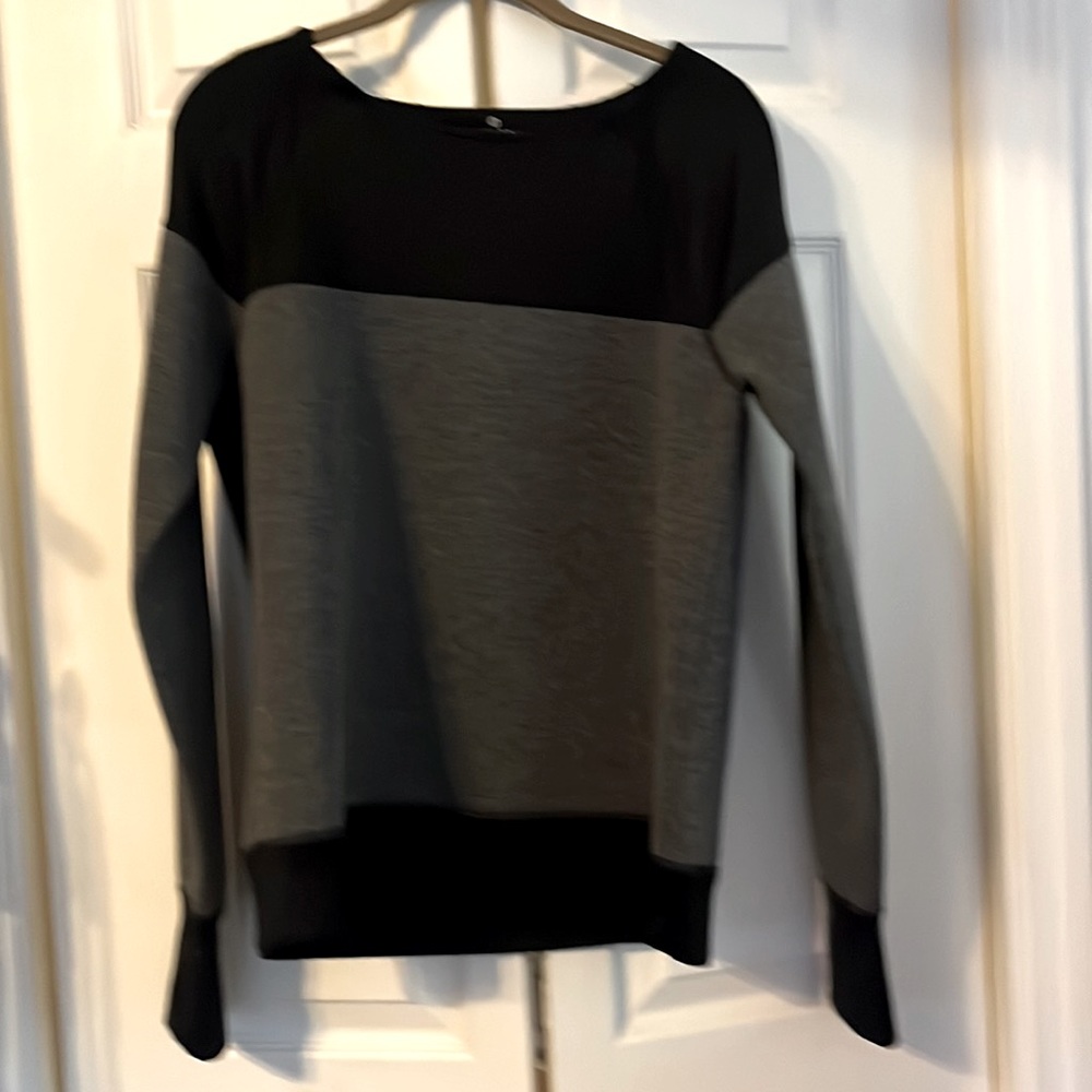 Athleta Navy blue and gray sweatshirt